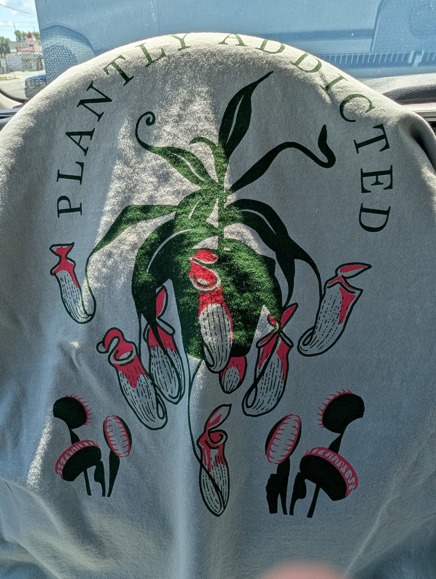 PITCHER PLANTLY ADDICTED SHIRT